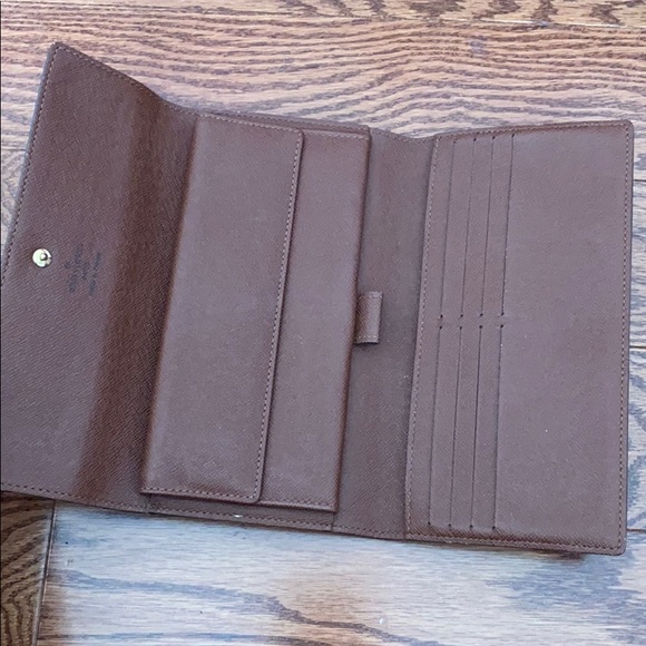 Louis Vuitton Wallet - Picture 3 of 6